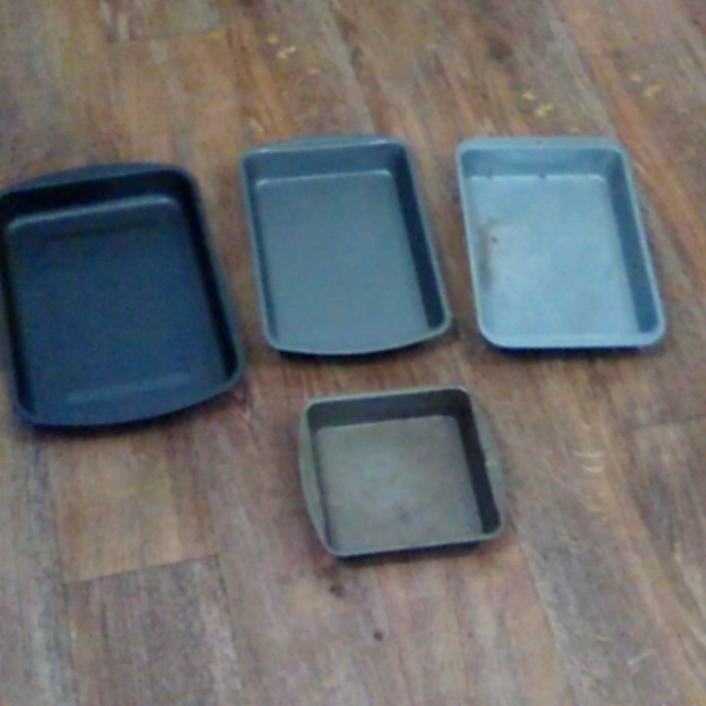 Baking pans